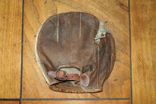 c. 1910's D&M Possible Fielders Mitt Back Brett